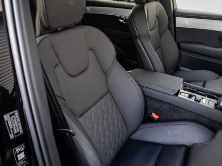 2025 Volvo XC90 - thumbnail 8