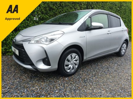 2017 Toyota Yaris 1.5 PETROL HYBRID ONLY 22,776kms COMPREHENSIVE SERVICE HISTORY (9 STAMPS) FACTORY IMMOBILISER PUSH BUTTON START MUTLIFUNCTION STEERING WHEEL AUTO HEADLIGHTS REVERSE CAMERA ANDROID AUTO & APPLE CARPLAY