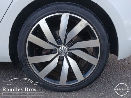 2017 Volkswagen Golf - thumbnail 9