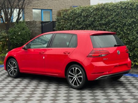 2020 Volkswagen Golf COMFORTLINE 1.2 TSI // VERY LOW MILEAGE // FULL SERVICE HISTORY // APPLE CARPLAY/ANDROID AUTO €20,900 thumbnail