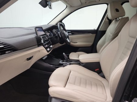 2021 BMW X3 xDrive30e xLine €43,975 thumbnail