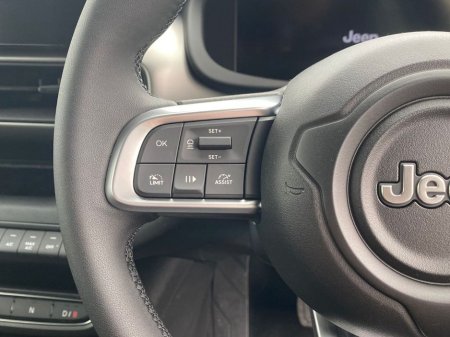 2025 Jeep Avenger - thumbnail 13