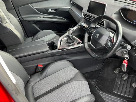 2019 Peugeot 3008 ALLURE 1.5 BLUE HDI 130 6 6.2 4DR €17,900 thumbnail