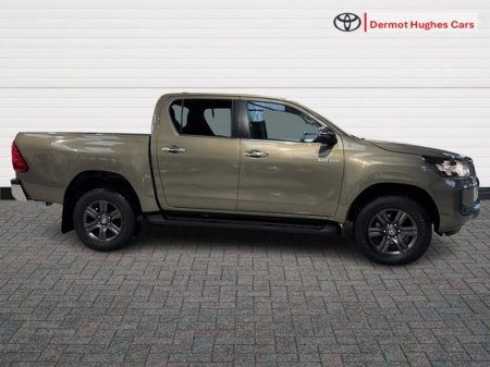2024 Toyota Hilux - thumbnail 3