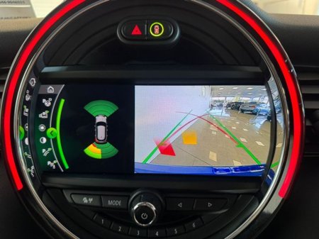 2020 MINI Cooper  €19,995 thumbnail