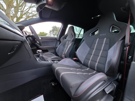 2016 Volkswagen Golf - thumbnail 21