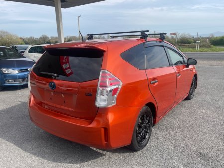 2014 Toyota Prius Alpha - thumbnail 6