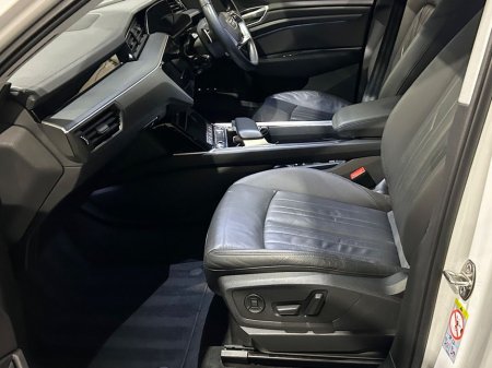 2022 Audi e-tron 50E Technik Quattro 312PS 5DR #77 thumbnail