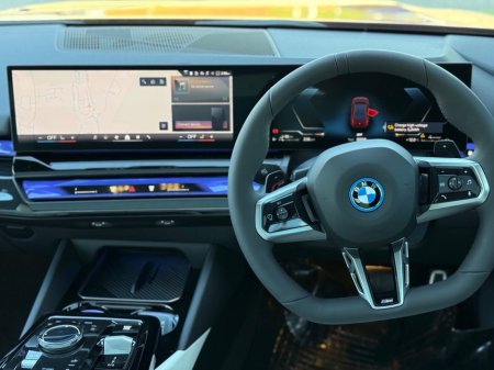 2026 BMW 5 Series - view 4