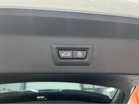 2021 BMW X3 2021 BMW X3 XDRIVE 30E M-SPORT EDITION JOY 2.0 AUTOMATIC / CRUISE CONTROL / 360° PARKING CAMERA / ELECTRIC MEMORY & HEATED SEATS / APPLE CARPLAY / PADDLE SHIFTERS / HEATED REAR SEATS thumbnail