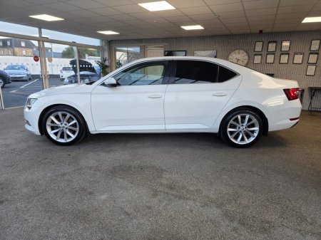 2016 Skoda Superb - thumbnail 3