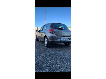2010 Renault Clio - view 4