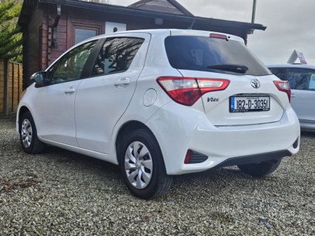 2018 Toyota Vitz - thumbnail 8