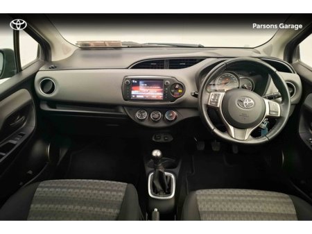 2017 Toyota Yaris - thumbnail 6