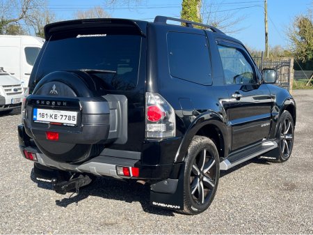 2016 Mitsubishi Shogun - thumbnail 8