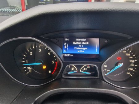 2017 Ford Focus - thumbnail 15