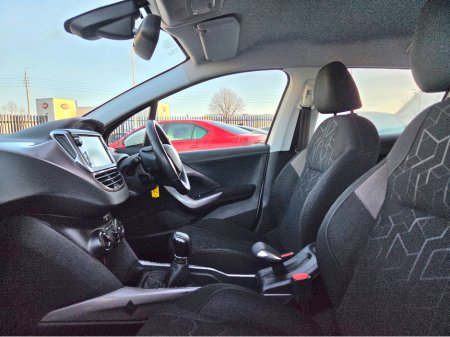 2015 Peugeot 2008 ACTIVE 1.6 HDI €5,995 thumbnail