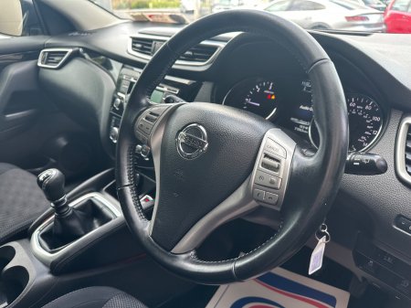 2017 Nissan Qashqai 1.5 DSL XE thumbnail