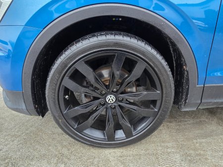 2017 Volkswagen Tiguan 2.0 TDI 150HP BMT Comfortline €18,950 thumbnail