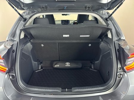 2021 Toyota Yaris LunaSport Hybrid €19,950 thumbnail