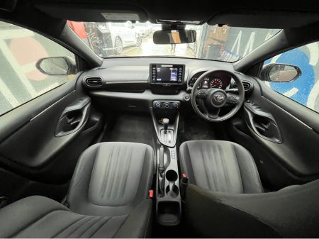 2021 Toyota Yaris - thumbnail 12