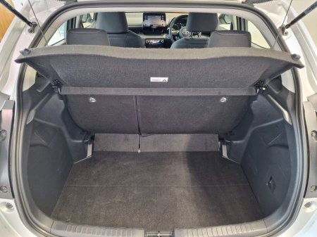 2022 Toyota Yaris Hybrid Luna Automatic €22,750 thumbnail