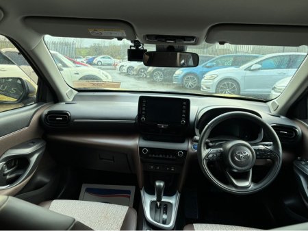 2021 Toyota Yaris Cross Toyota Yaris Cross 1.5 self charging hybrid, fully loaded with spec €24,900 thumbnail