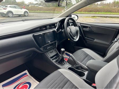 2017 Toyota Auris - thumbnail 9