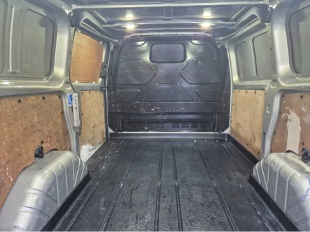 2015 Ford Transit Custom 100PS 270 SWB L4 LR 4DR €9,950 thumbnail