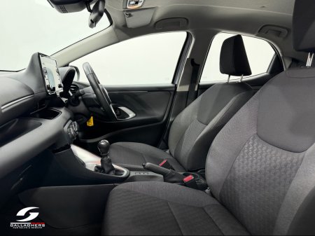 2024 Toyota Yaris - thumbnail 9