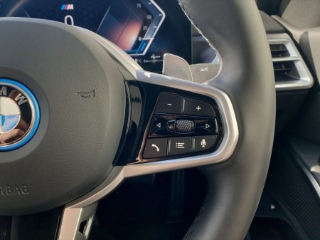 2025 BMW 3 Series - thumbnail 18