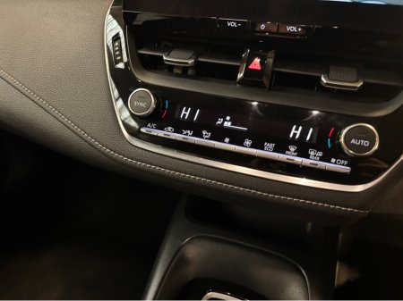 2023 Toyota Corolla LUNA SALOON 4DR AUTO €22,499 thumbnail