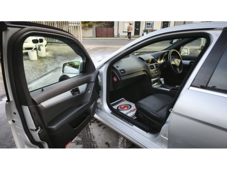 2010 Mercedes-Benz C Class - thumbnail 17