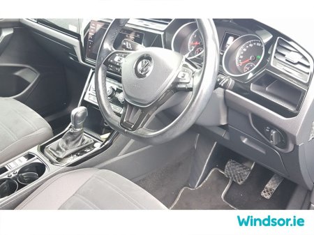2018 Volkswagen Touran 1.4 TSI AUTOMATIC €20,995 thumbnail