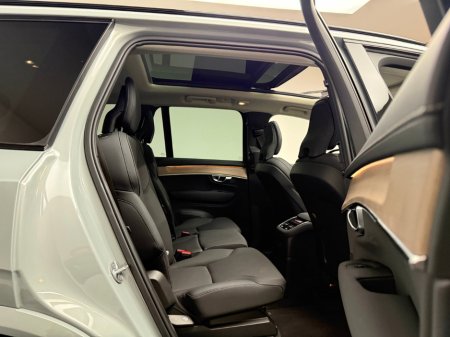 2025 Volvo XC90 - thumbnail 11