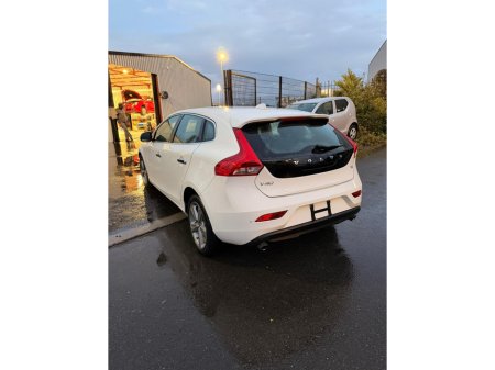 2014 Volvo V40 2.0 D4 ES AUTO €10,499 thumbnail