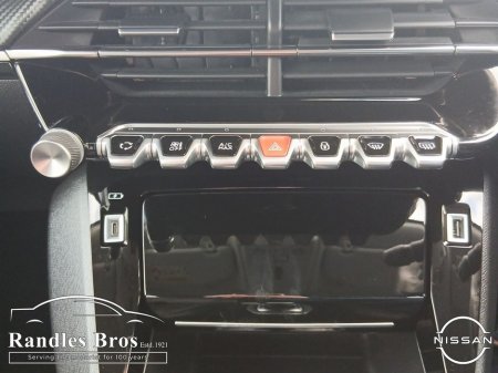 2022 Peugeot 2008 - thumbnail 19