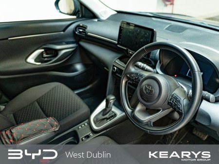 2024 Toyota Yaris Cross 1.5 Hybrid Luna €28,890 thumbnail