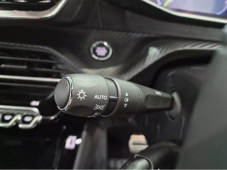 2024 Peugeot 2008 EV GT (50KWH BATTERY) AUTOMATIC **ONE OWNER / TOP SPEC / APPLE CARPLAY / CRUISE CONTROL / HALF LEATHER / KEYLESS ENTRY / REVERSE CAMERA / WIRELESS PHONE CHARGING / PEUGEOT WARRANTY 03|2027** €25,900 thumbnail