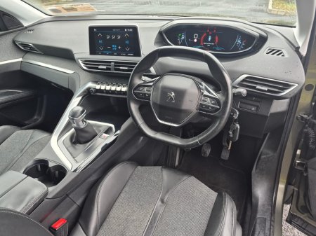 2017 Peugeot 5008 - thumbnail 21