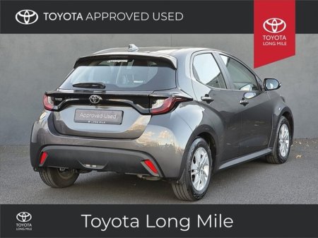 2023 Toyota Yaris - thumbnail 2