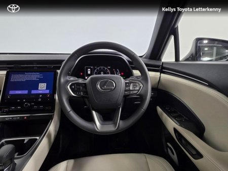 2024 Lexus LBX - thumbnail 8