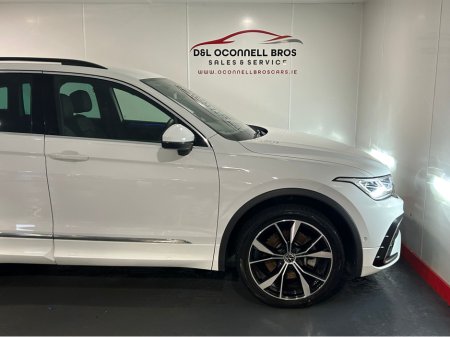 2023 Volkswagen Tiguan R-LINE 1.4 TSI PHEV S- DSG €38,950 thumbnail