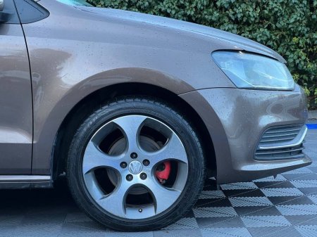 2016 Volkswagen Polo COMFORTLINE 1.2 TSI // 16" GTI ALLOYS // REVERSE CAMERA // ADAPTIVE CRUISE CONTROL €12,900 thumbnail