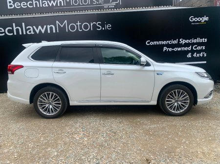 2020 Mitsubishi Outlander 2.4 PHEV 4WD AUTO // 2 YEARS NCT // LOW MILEAGE // STUNNING EXAMPLE // HALF LEATHER / ALCANTARA SEATS, REVERSE CAMERA AND ELECTRIC TAILGATE // €24,940