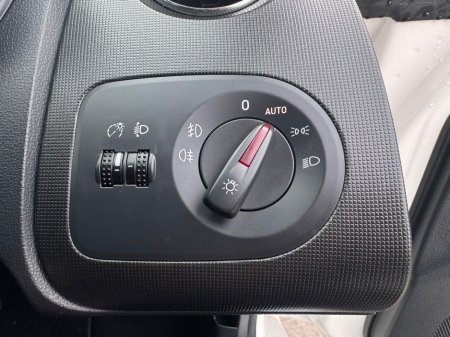 2015 SEAT Ibiza 5DR 1.2 70HP SPORT 4DR €8,950 thumbnail