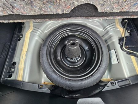 2016 Toyota Vitz - thumbnail 24