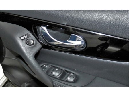 2018 Nissan Qashqai 1.5 DCI N-CONNECTA 6SPD *PANORAMIC ROOF*360 PAN CAM*SAT NAV* €18,890 thumbnail