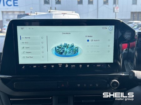 2026 Ford Tourneo Custom 1 TOURNEO PHEV LEFT - CANCELLED ORDER €65,950 thumbnail