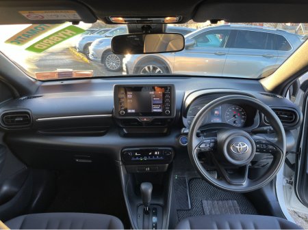2021 Toyota Yaris X HYBRID 1.5 AUTOMATIC PETROL //KEYLESS ENTRY//REVERSE CAMERA//ADAPTIVE CRUISE CONTROL// €15,950 thumbnail